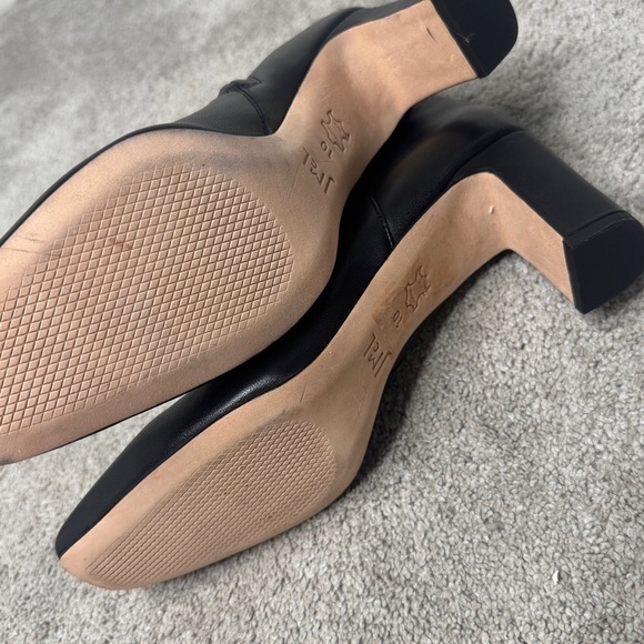 J. McLaughlin Gloria Black Leather Ankle Boots Classic Silhouette - Picture 7 of 7